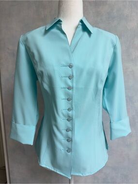 Dress Barn Ice Blue V-Neck Dressy Button-up 3/4  Sleeve w Cuff & Collar Blouse